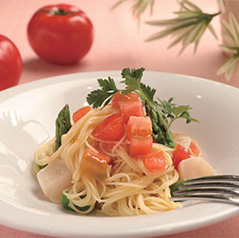 トマロッソ × ホタテとアスパラの冷製パスタ